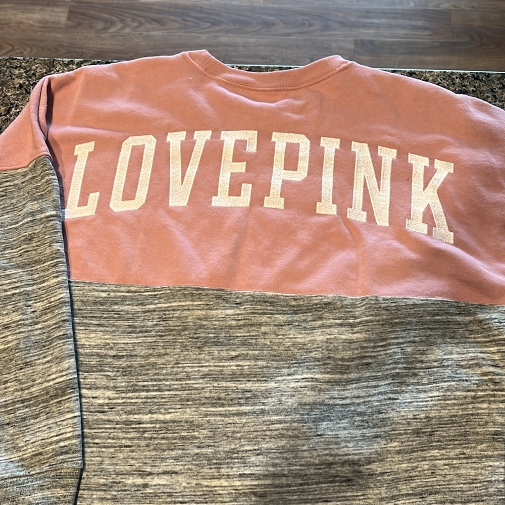 VS Pink long sleeve - Picture 2 of 2